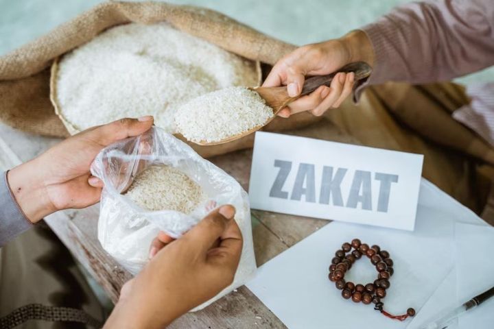 Kalau Semua Umat Islam Menjadi Kaya, Masih Perlukah Berzakat?